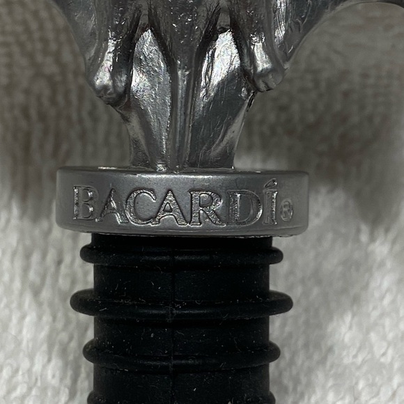 BACARDI RUM Solid Peter BAT Halloween Spooky Liquor Pourer Spout Dispenser - Picture 3 of 8